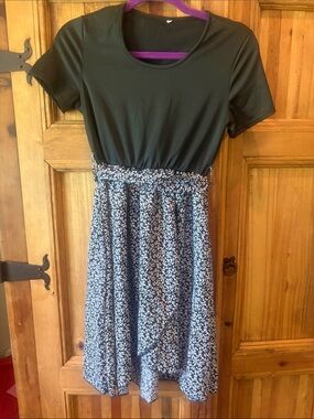 Girls' Black Top dress with black and whiteFloral bottom